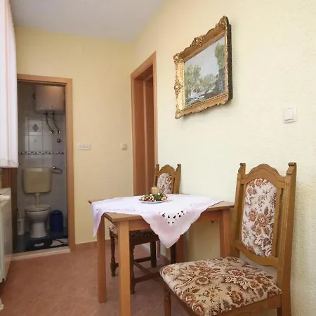 With Parking Space Okrug Gornji, Ciovo - 7546 טרוגיר